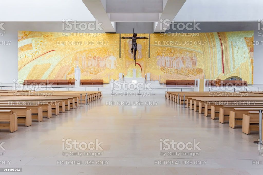 BASÍLICA DA SANTÍSSIMA TRINDADE - inaugurada em 2007