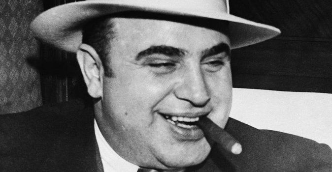 AL CAPONE - preso por fuga aos impostos