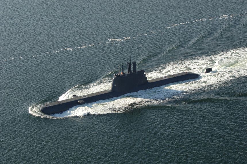 SUBMARINO AO FUNDO - coitada da nossa justiça