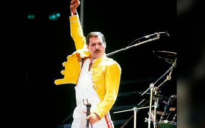 Nasceu FREDDIE MERCURY                                                 morreu MADRE TERESA DE CALCUTÁ